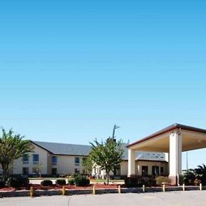 Columbia Inn & Suites